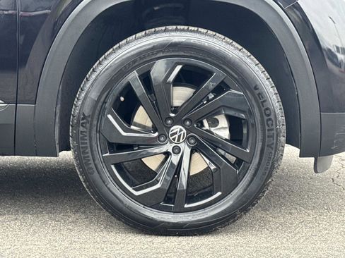 Used 2022 Volkswagen Atlas SE w/ Black Wheel Package image 32