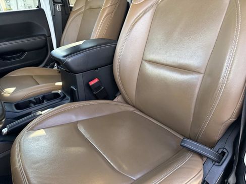 Used 2020 Jeep Gladiator Rubicon image 20