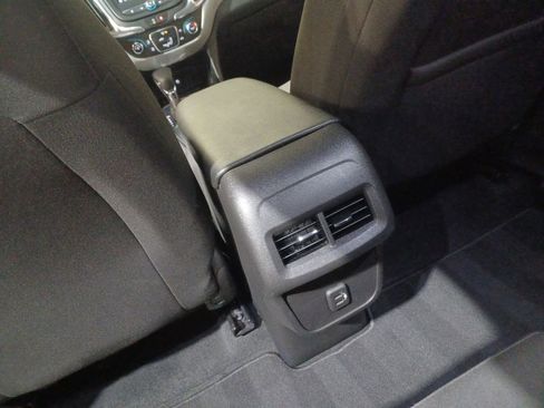 Used 2023 Chevrolet Equinox LS image 21