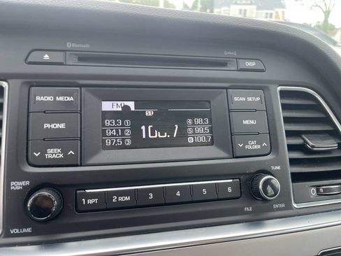 Used 2017 Hyundai Sonata SE FWD image 11