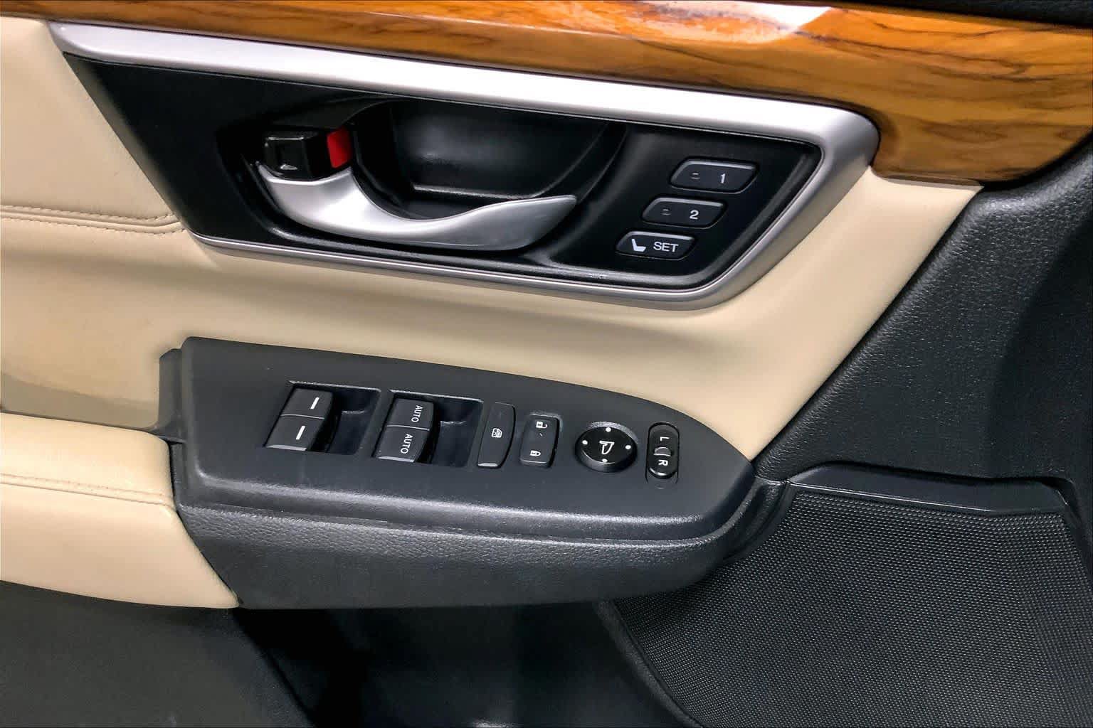 Used 2020 Honda CR-V Touring image 34