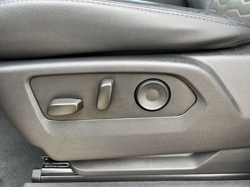 Used 2024 Chevrolet Silverado 2500 ZR2 w/ Technology Package image 26