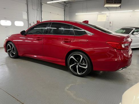 Used 2018 Honda Accord Sport image 11
