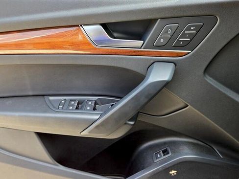 Used 2023 Audi Q5 2.0T Premium w/ Convenience Package AWD/4WD image 27
