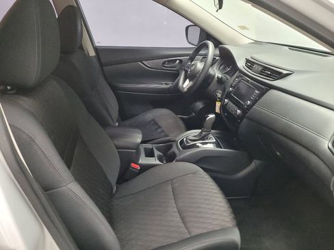Used 2020 Nissan Rogue S FWD image 21
