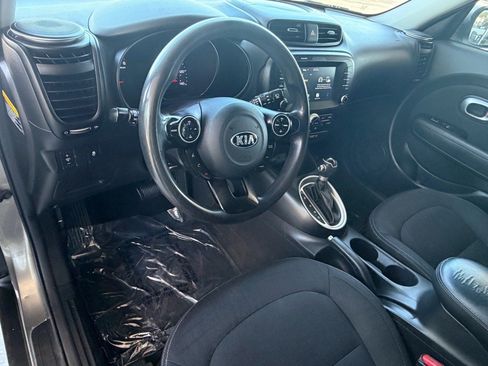 Used 2018 Kia Soul + FWD image 25