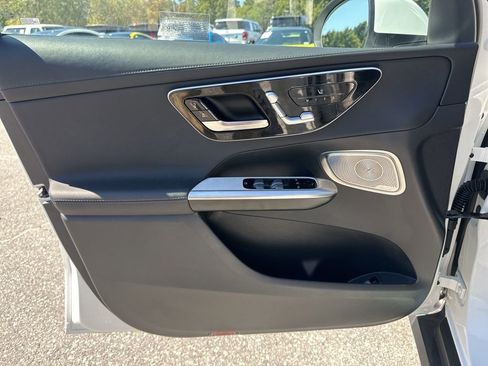 Used 2023 Mercedes-Benz GLC 300 4MATIC image 25