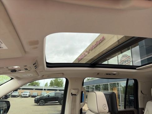 Used 2021 GMC Yukon XL Denali w/ Denali Ultimate Package AWD/4WD image 14