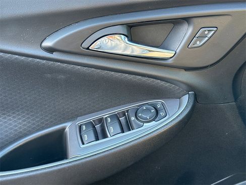 Used 2023 Chevrolet Malibu LT image 28