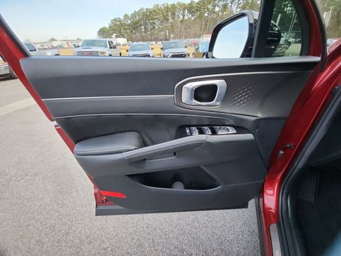 Used 2023 Kia Sorento SX image 27