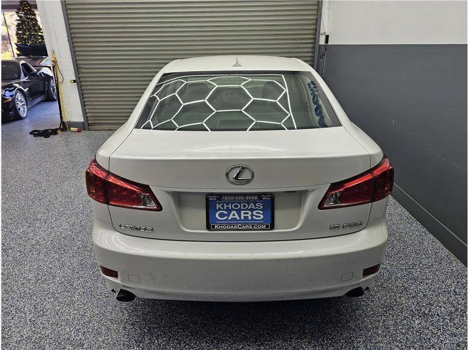 Used 2010 Lexus IS 250 w/ Premium Pkg Value Edition RWD image 4