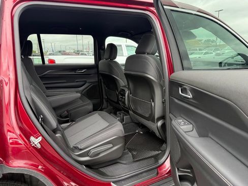 Used 2025 Jeep Grand Cherokee L Laredo w/ Luxury Tech Group I AWD/4WD image 22