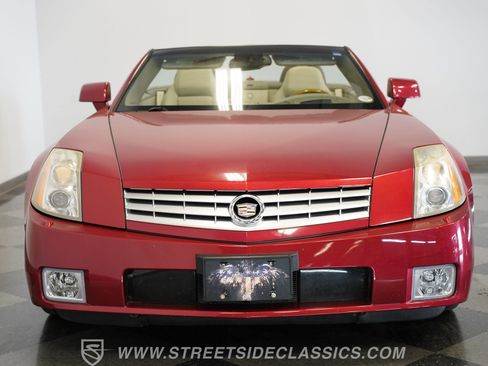 Used 2005 Cadillac XLR image 25
