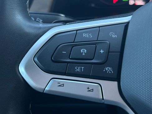 Used 2024 Volkswagen Atlas SE image 14