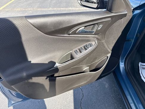 Used 2025 Chevrolet Malibu LT image 19