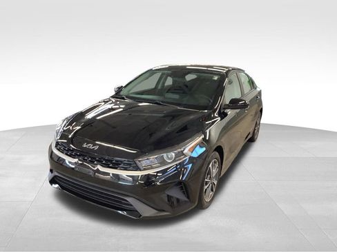 Certified 2023 Kia Forte LXS FWD image 10