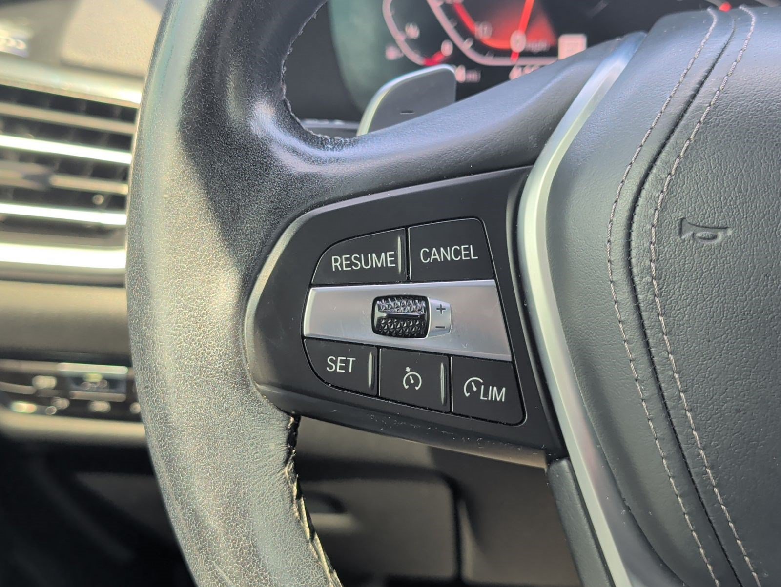 Used 2022 BMW X5 sDrive40i w/ Premium Package RWD image 14