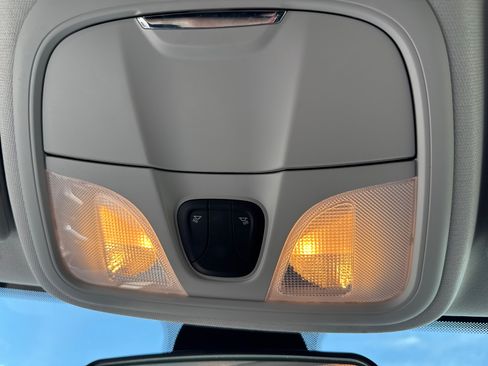Used 2020 Jeep Cherokee Latitude FWD image 10