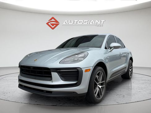 Used 2022 Porsche Macan AWD/4WD image 5