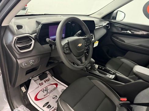 New 2026 Chevrolet TrailBlazer LT w/ Driver Confidence Package FWD image 9