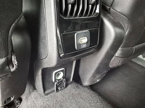 Used 2024 Jeep Compass Latitude image 19