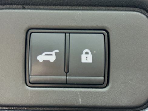 Used 2025 Nissan Pathfinder SV FWD image 30