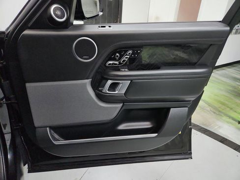 Used 2018 Land Rover Range Rover Autobiography image 37