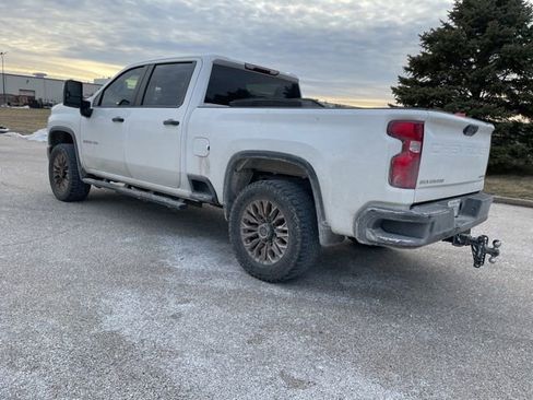 Used 2022 Chevrolet Silverado 2500 Custom image 4