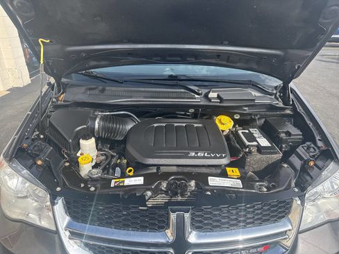 Used 2016 Dodge Grand Caravan SE w/ Quick Order Package 29E SE image 15