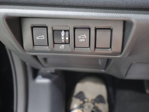 Used 2023 Subaru Outback Premium AWD/4WD image 33