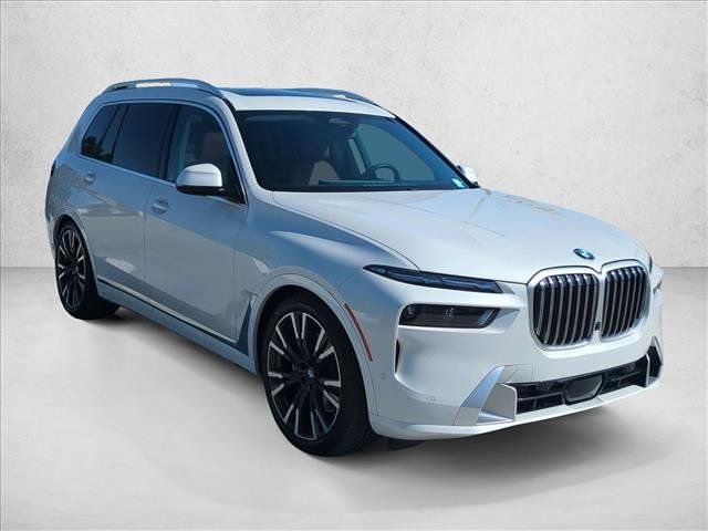 Used 2024 BMW X7 xDrive40i w/ Parking Assistance Package AWD/4WD image 3
