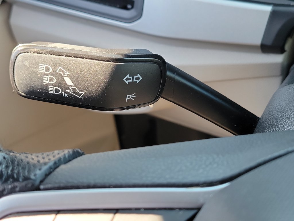 Used 2021 Volkswagen Atlas SE w/ Panoramic Sunroof Package FWD image 11