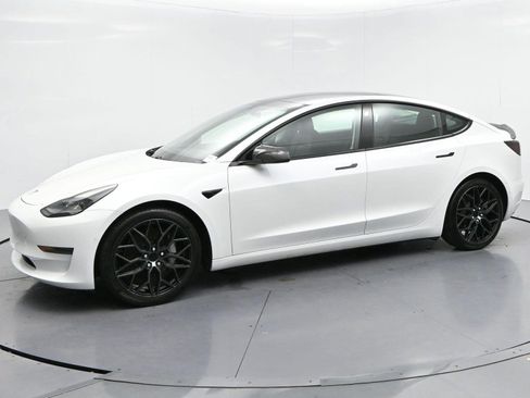 Used 2021 Tesla Model 3 Standard Range Plus RWD image 4