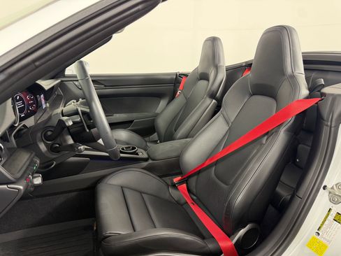 Certified 2022 Porsche 911 Carrera GTS image 4