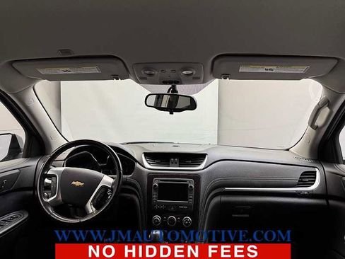 Used 2017 Chevrolet Traverse LT w/ Style and Technology Package image 11