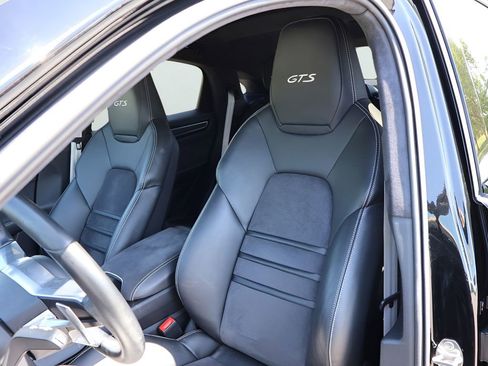 Certified 2023 Porsche Cayenne GTS AWD/4WD image 5