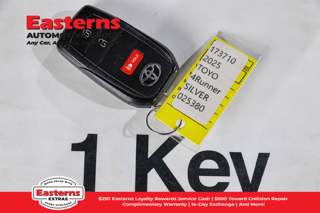 Used 2025 Toyota 4Runner SR5 AWD/4WD image 27