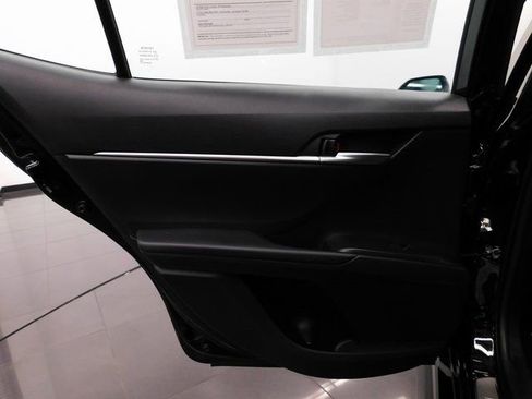 Used 2024 Toyota Camry SE image 25