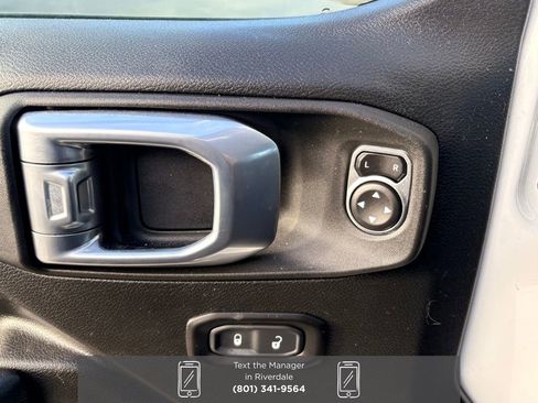 Used 2023 Jeep Gladiator Mojave w/ Cold Weather Group image 23