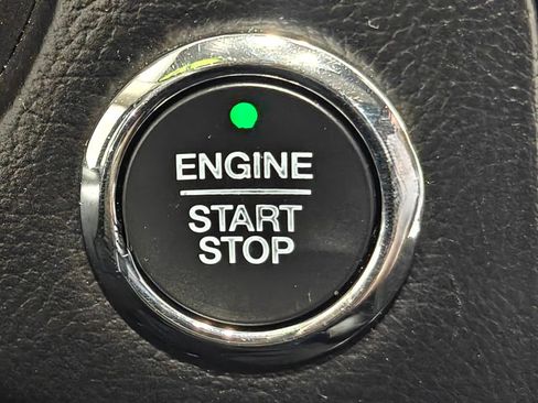 Used 2019 Ford Fusion SE image 12