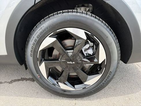 Certified 2025 Kia Sorento EX FWD image 31
