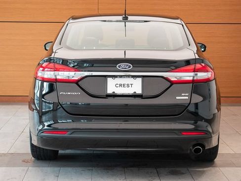 Used 2018 Ford Fusion SE w/ Fusion SE Technology Package FWD image 7