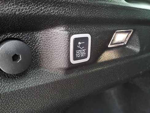 Used 2022 Jeep Grand Cherokee L Laredo AWD/4WD image 31