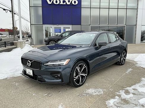 Certified 2024 Volvo S60 B5 Core image 3