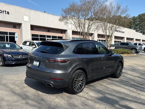 Used 2020 Porsche Cayenne image 5