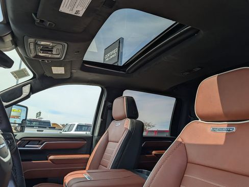 New 2026 GMC Sierra 3500 Denali Ultimate AWD/4WD image 6