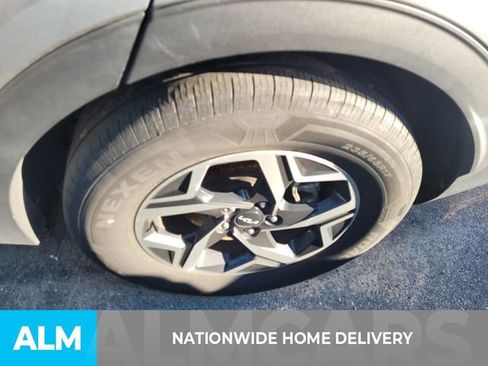 Used 2024 Kia Sportage LX image 4