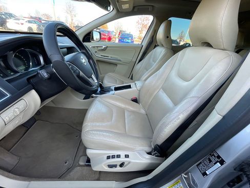 Used 2015 Volvo XC60 T6 Platinum image 26