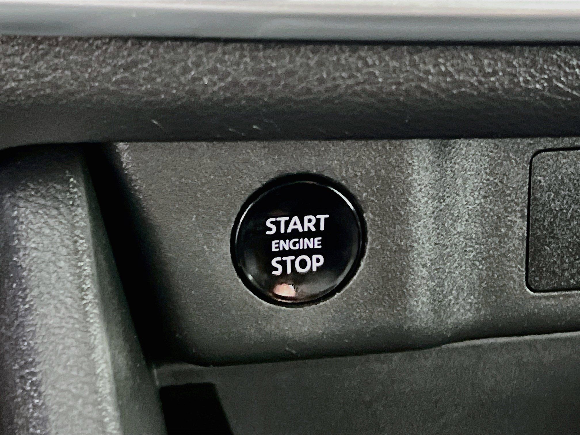 Used 2025 Nissan Rogue SV FWD image 23
