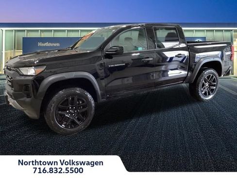 Used 2023 Chevrolet Colorado Trail Boss w/ Technology Package AWD/4WD image 1
